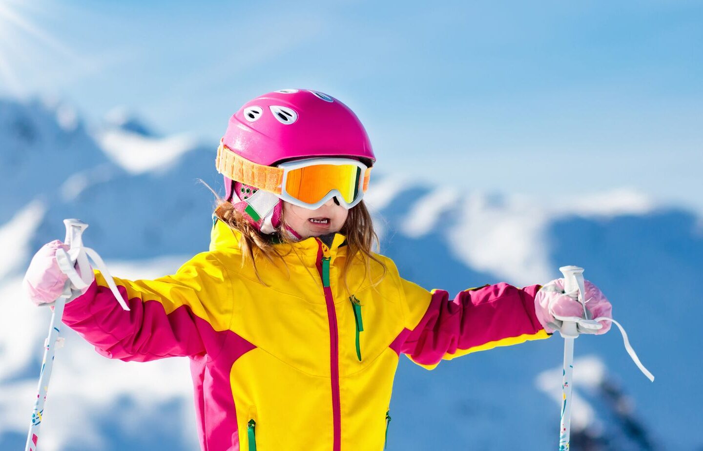 Dziecko na nartach – jak je przygotować do pierwszego zjazdu?